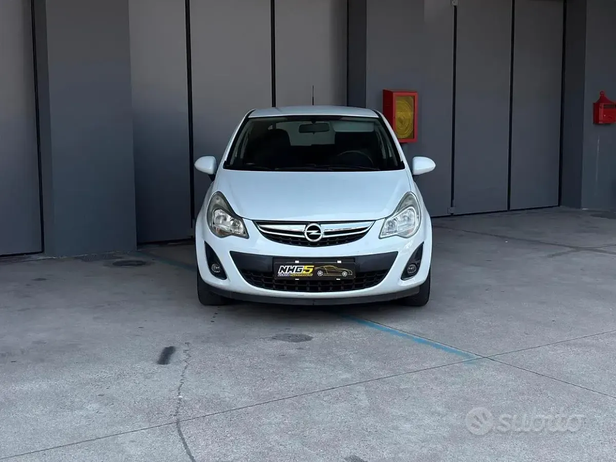 Usata Opel Corsa Club 86 CV (63 kW) 2013 Bianco Utilitaria