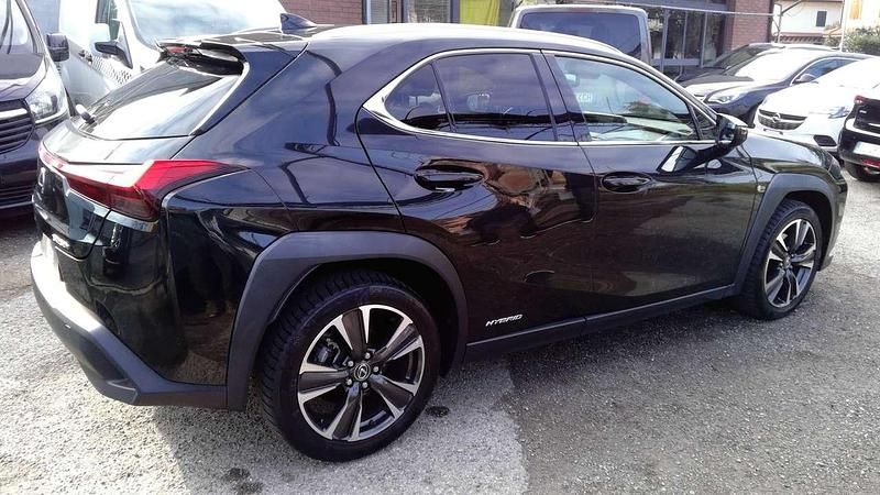 Usata Lexus UX Executive Line 145 CV (106 kW) 2019 Nero SUV
