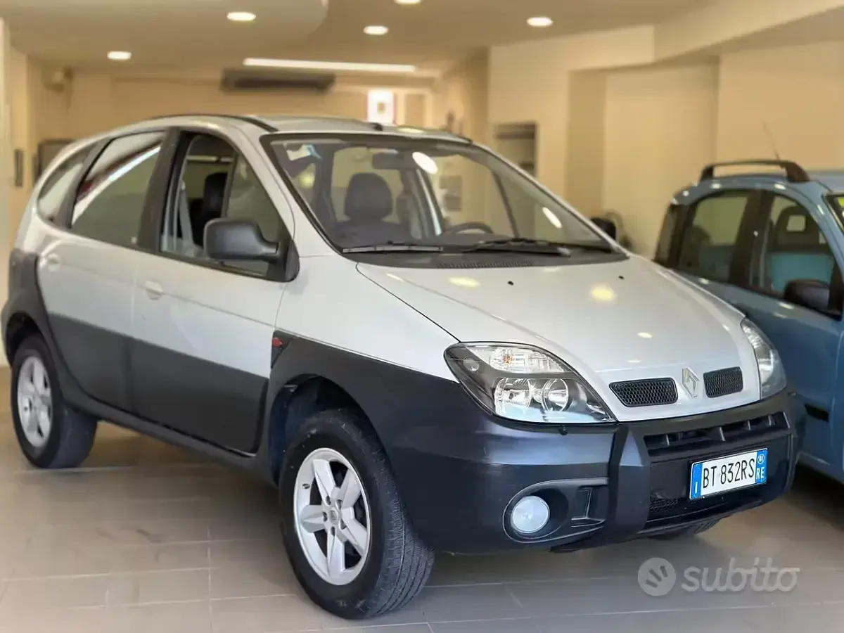 Usata Renault Scénic 102 CV (75 kW) 2001 Grigio Monovolume