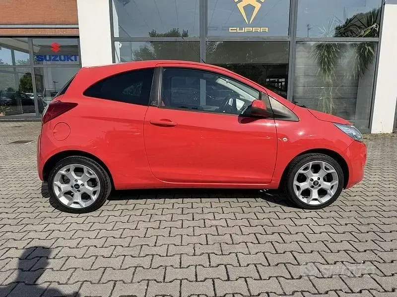 Usata Ford Ka Titanium 69 CV (50 kW) 2010 Rosso Utilitaria