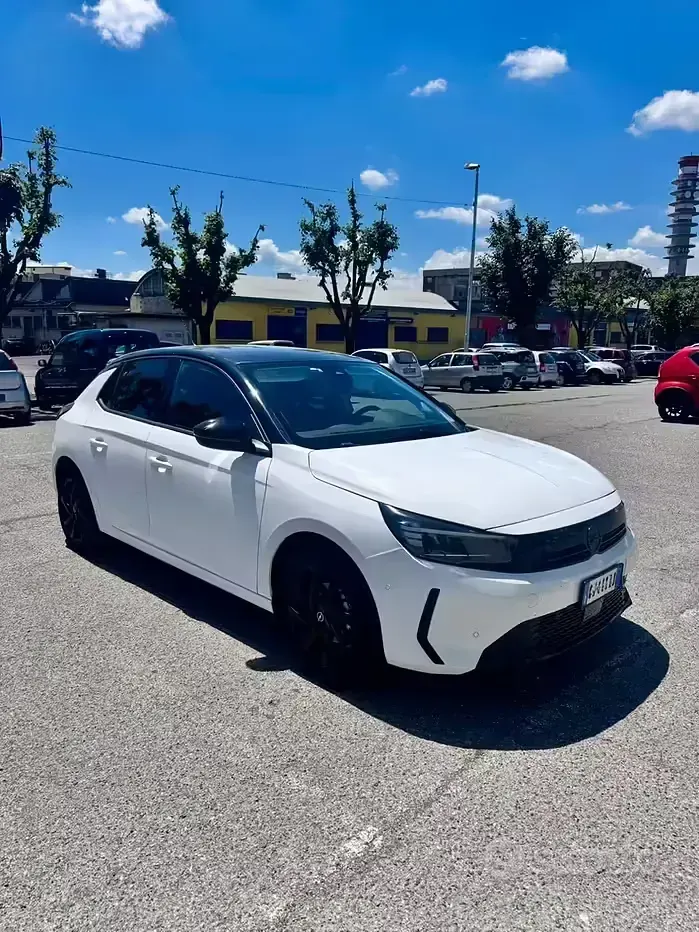 Usata Opel Corsa 75 CV (55 kW) 2022 Bianco Utilitaria