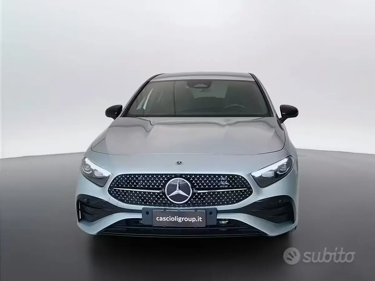 Usata Mercedes A180 AMG 116 CV (85 kW) 2025 Grigio Berlina