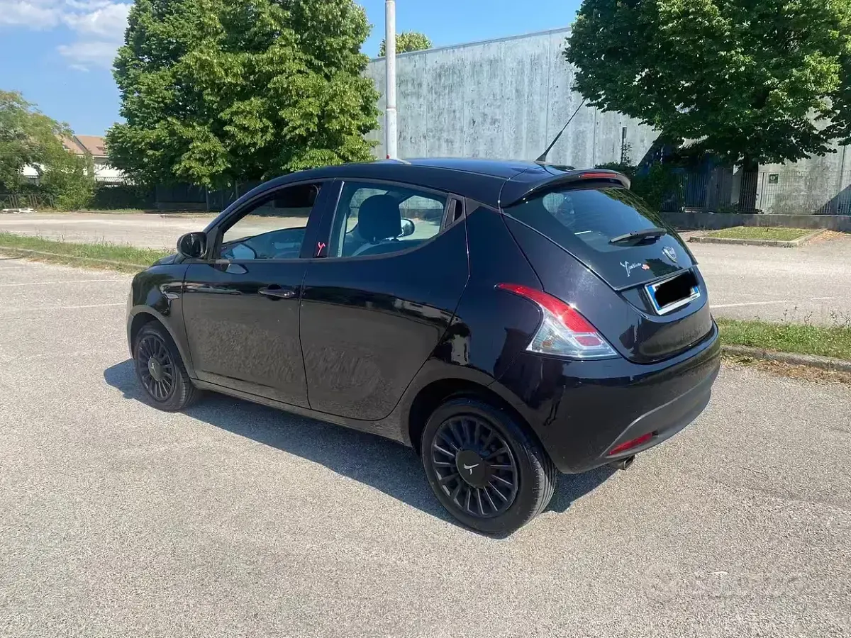 Usata Lancia Ypsilon 69 CV (50 kW) 2015 Utilitaria
