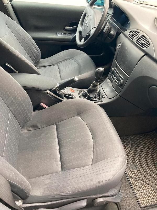 Usata Renault Laguna II Initiale 120 CV (88 kW) 2004 Grigio Station wagon