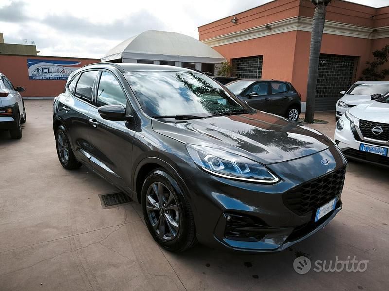 Usata Ford Kuga ST-Line 150 CV (110 kW) 2021 Grigio SUV