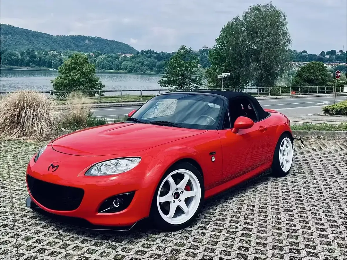 Usata Mazda MX5 126 CV (92 kW) 2010 Rosso Cabrio