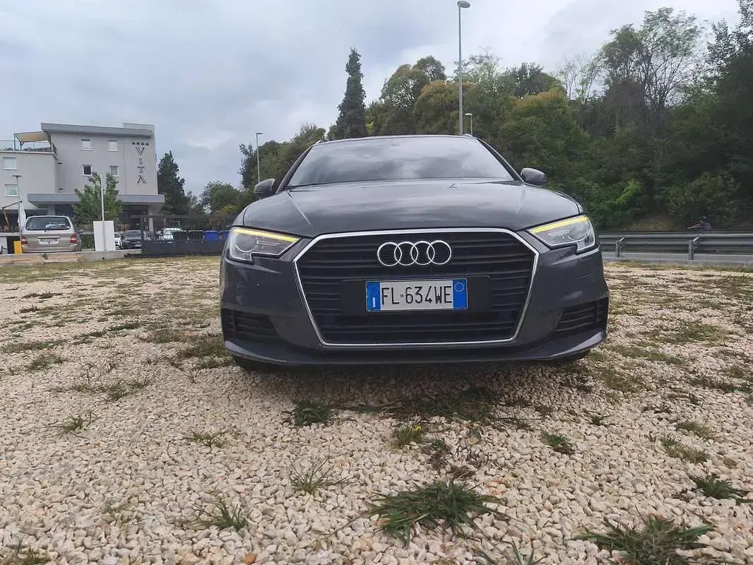 Usata Audi A3 110 CV (80 kW) 2018 Grigio Berlina