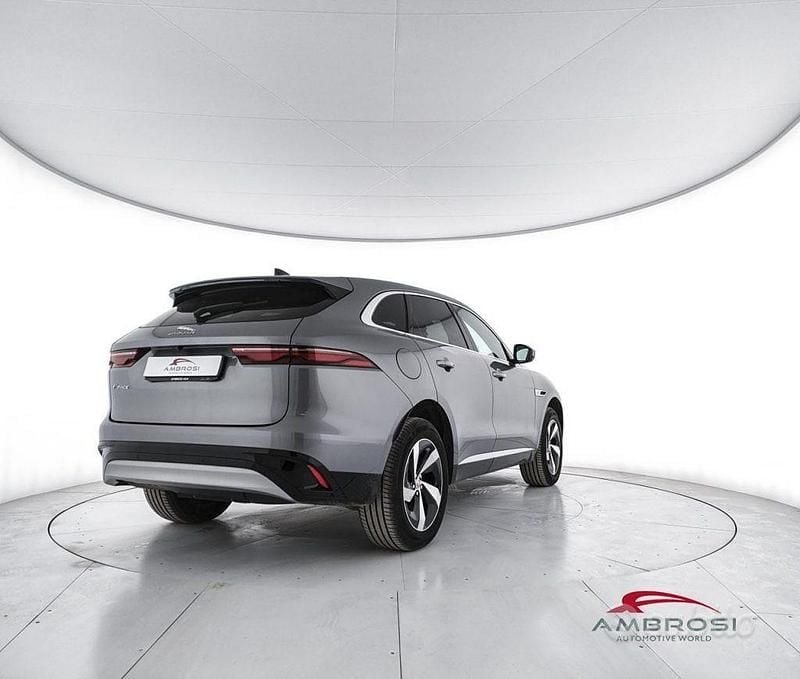 Usata Jaguar F-Pace R-Dynamic 163 CV (119 kW) 2022 Grigio SUV
