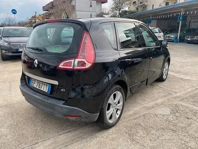 Usata Renault Scenic E-Tech 110 CV (80 kW) 2011 Nero Monovolume