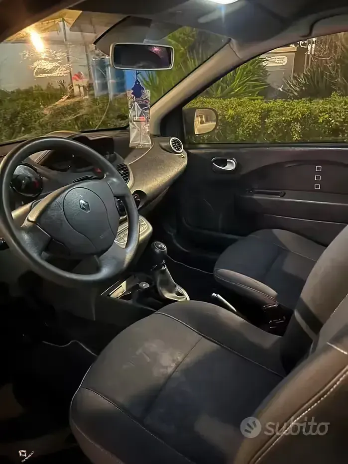 Usata Renault Twingo 75 CV (55 kW) 2010 Utilitaria