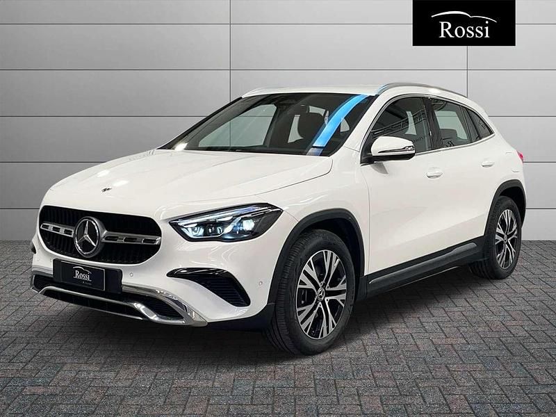Bianco polare Nuova 2026 Mercedes GLA180 SUV | 44.300 € (Buon prezzo) - Immagine 1/4