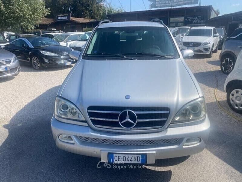 Argento Usata 2003 Mercedes ML400 SUV | 7999 € (Cara) - Immagine 1/4