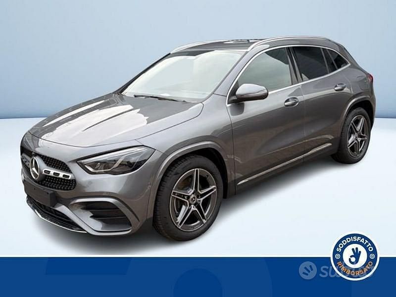 Grigio Nuova 2025 Mercedes GLA200 Advanced Plus SUV | 42.450 € (Buon prezzo) - Immagine 1/3