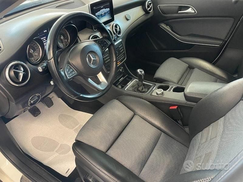 Usata Mercedes GLA180 Executive 110 CV (80 kW) 2016 Bianco SUV