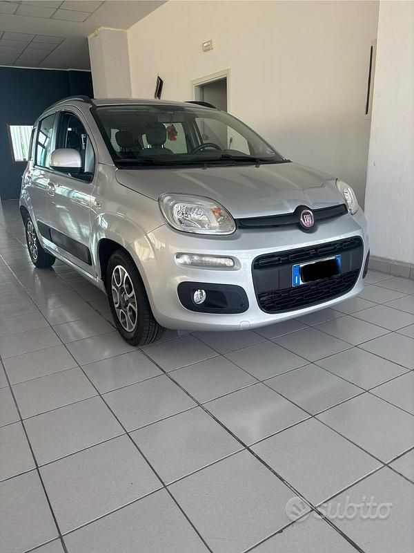 Usata Fiat Panda Lounge 69 CV (50 kW) 2016 Argento Utilitaria