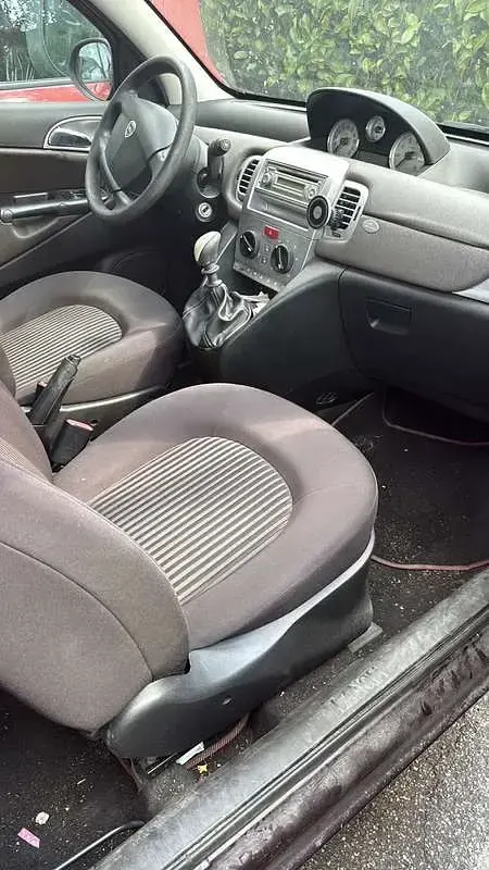 Usata Lancia Ypsilon 77 CV (56 kW) 2012 Utilitaria