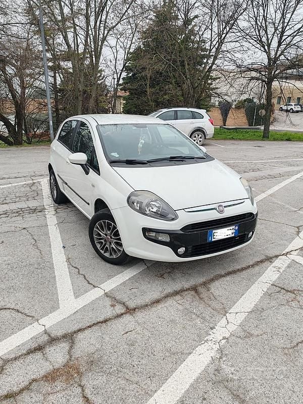 Usata Fiat Punto Evo Life 69 CV (50 kW) 2011 Bianco Utilitaria