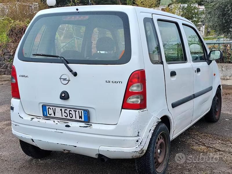 Usata Opel Agila Club 69 CV (50 kW) 2005 Bianco Monovolume