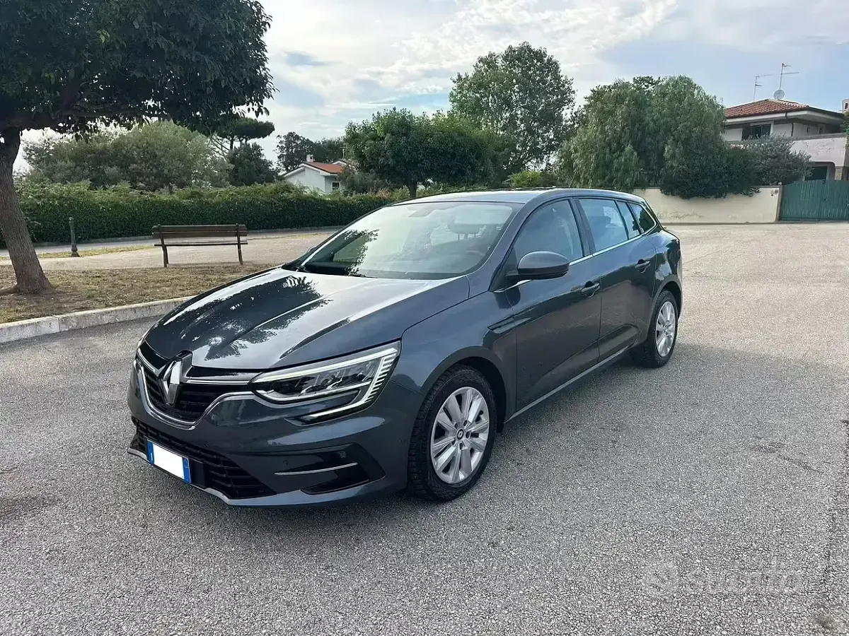 Usata Renault Mégane GrandTour Equilibre 116 CV (85 kW) 2023 Grigio Station wagon