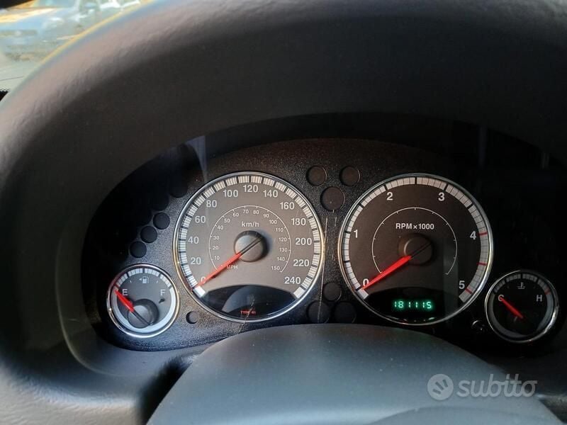 Usata Jeep Cherokee 163 CV (119 kW) 2006 SUV