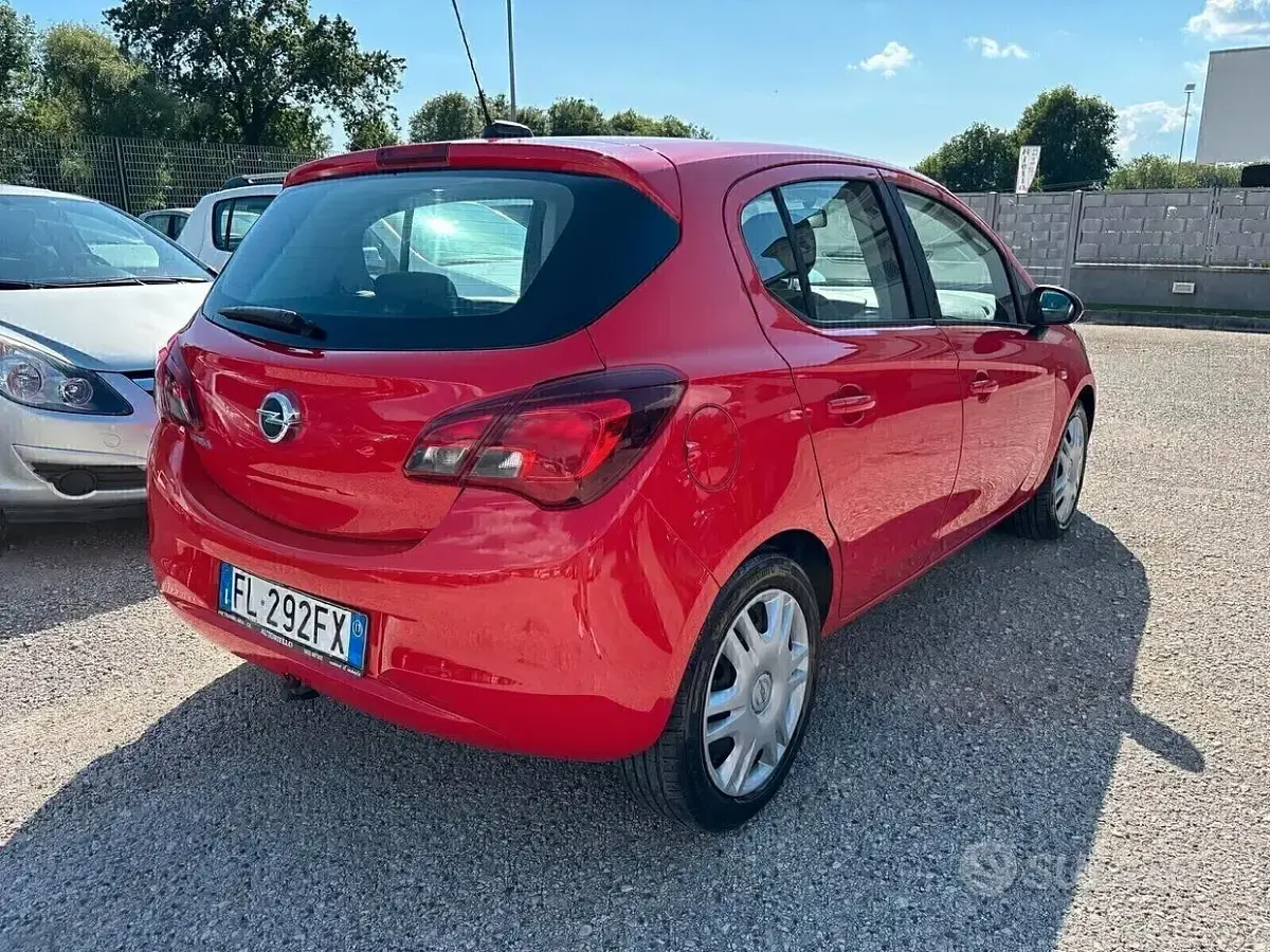 Usata Opel Corsa 90 CV (66 kW) 2017 Rosso Utilitaria