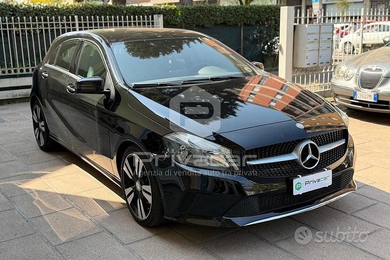 Usata Mercedes A200 150 CV (110 kW) 2016 Nero Utilitaria