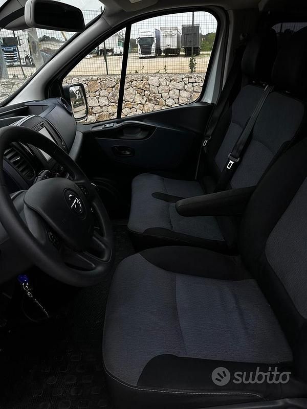 Usata Opel Vivaro 95 CV (69 kW) 2018 Bianco Monovolume