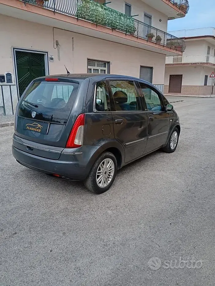 Usata Lancia Musa 95 CV (69 kW) 2011 Monovolume