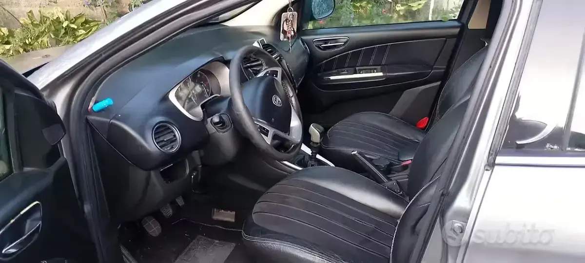 Usata Lancia Delta 120 CV (88 kW) 2009 Grigio Utilitaria