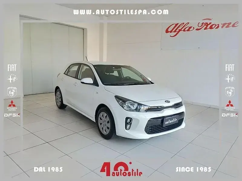 Usata Kia Rio Active 101 CV (74 kW) 2017 Utilitaria