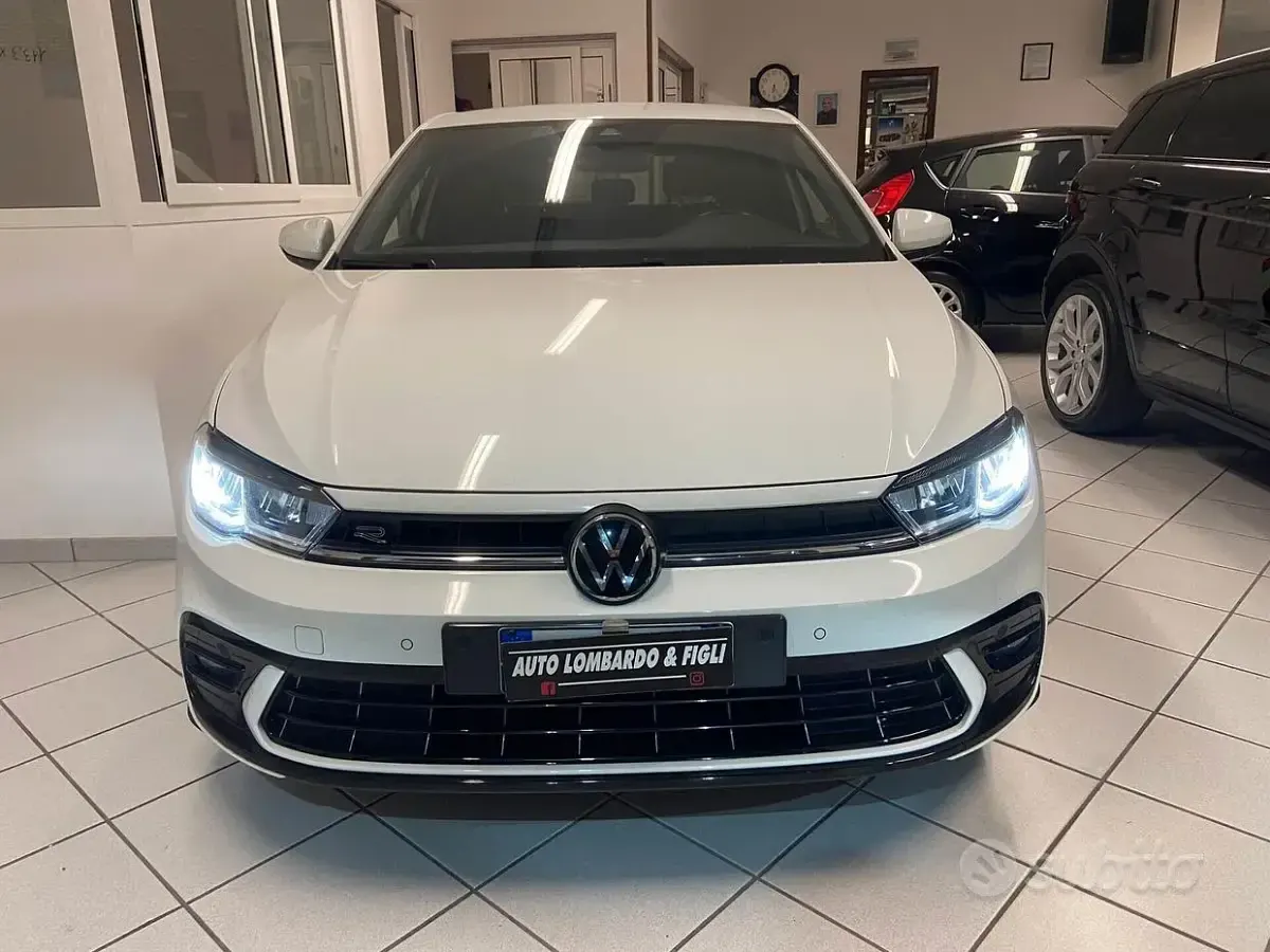 Usata VW Polo R-line 95 CV (69 kW) 2023 Bianco Utilitaria