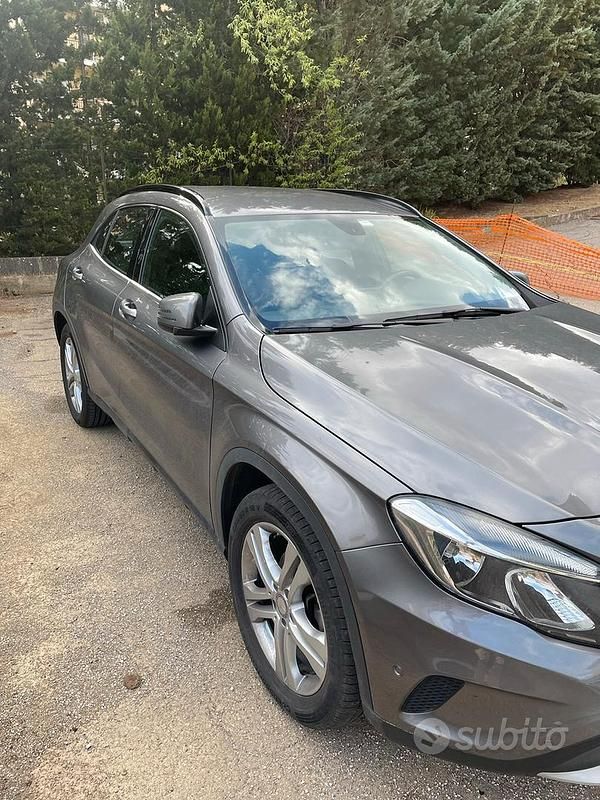 Usata Mercedes GLA200 136 CV (100 kW) 2015 Grigio SUV