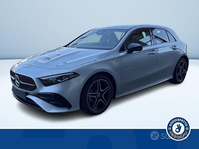Grigio metallizzato Nuova 2025 Mercedes A180 Advanced Plus Tre volumi | 38.200 € (Buon prezzo) - Immagine 1/3