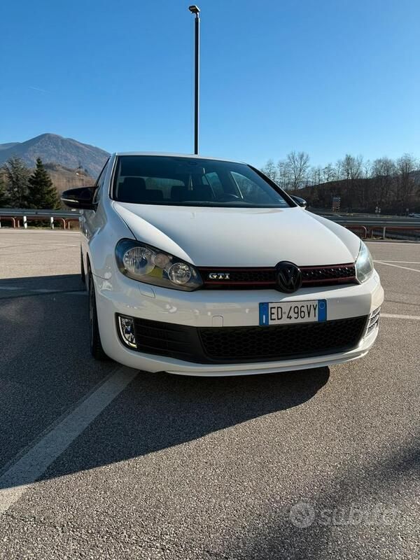 Usata VW Golf VI GTI 210 CV (154 kW) 2011 Bianco Utilitaria