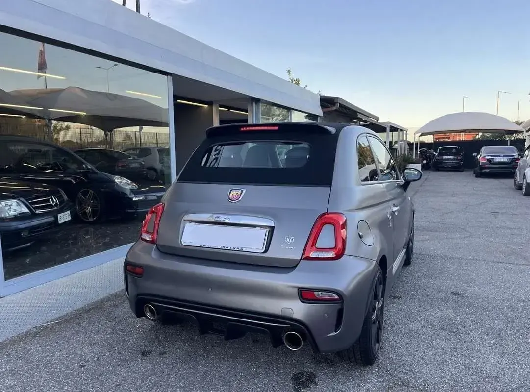 Usata Abarth 595 70th Anniversary 165 CV (121 kW) 2020 Grigio Cabrio