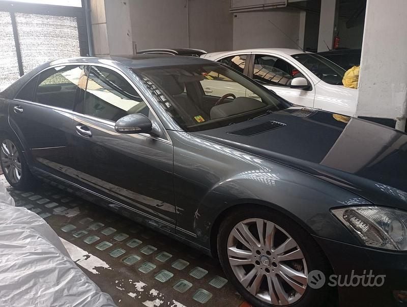 Usata Mercedes S500 388 CV (285 kW) 2008 Grigio Berlina