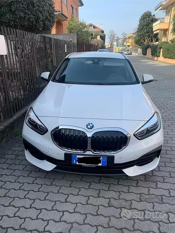 Usata BMW 118 Advantage 140 CV (102 kW) 2020 Bianco Utilitaria