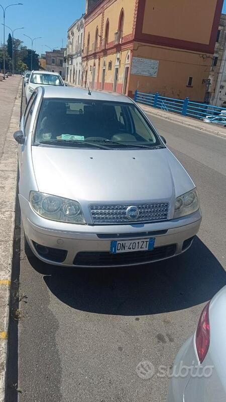 Usata Fiat Punto 60 CV (44 kW) 2008 Grigio Utilitaria