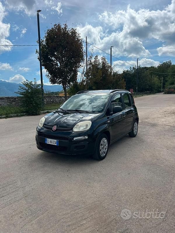 Nero Usata 2012 Fiat Panda Tre volumi | 6500 € (Molto cara) - Immagine 1/4