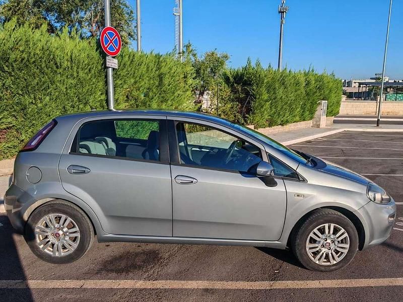Usata Fiat Punto Easy 77 CV (56 kW) 2012 Grigio Utilitaria