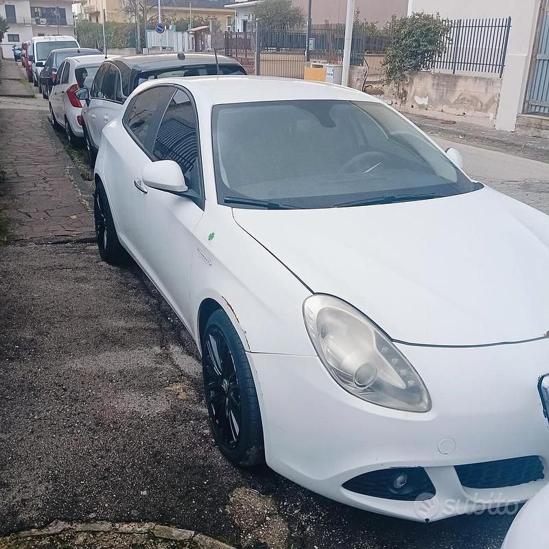 Usata Alfa Romeo Giulietta Progression 105 CV (77 kW) 2011 Bianco Berlina