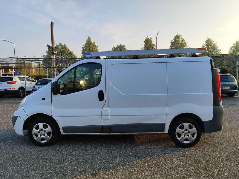 Usata Opel Vivaro 114 CV (83 kW) 2013 Bianco Monovolume