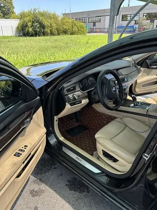 Usata BMW 730 245 CV (180 kW) 2010 Bluazzurro Berlina