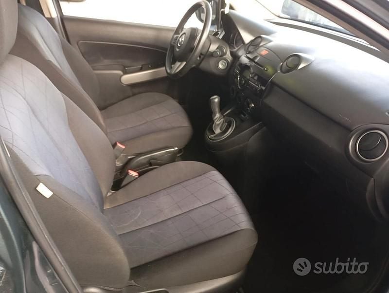 Usata Mazda 2 Trendy 75 CV (55 kW) 2013 Grigio Utilitaria