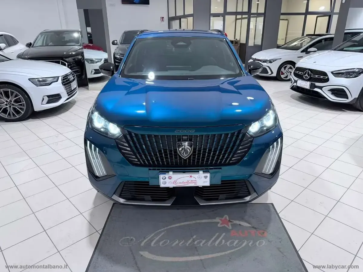 Usata Peugeot 2008 Allure 102 CV (75 kW) 2025 Blu/azzurro SUV