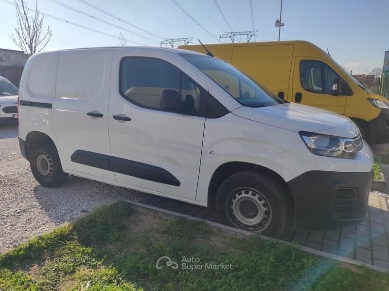 Usata Citroën Berlingo 76 CV (55 kW) 2021 Bianco Monovolume
