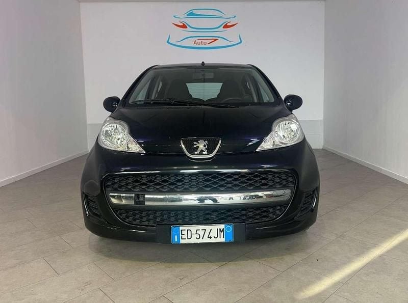 Nero Usata 2010 Peugeot 107 Due volumi | 5790 € (Buon prezzo) - Immagine 1/4