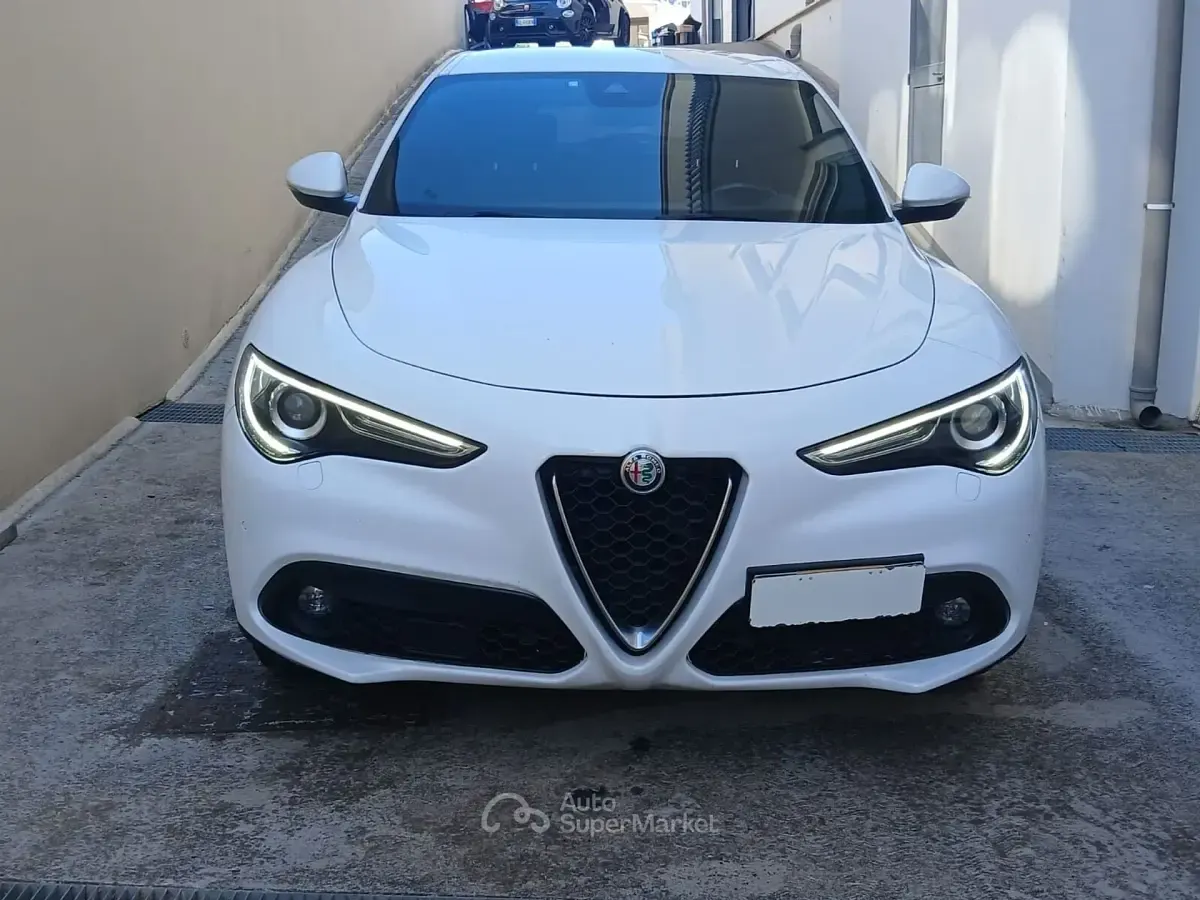 Usata Alfa Romeo Stelvio Business 190 CV (139 kW) 2022 Bianco SUV