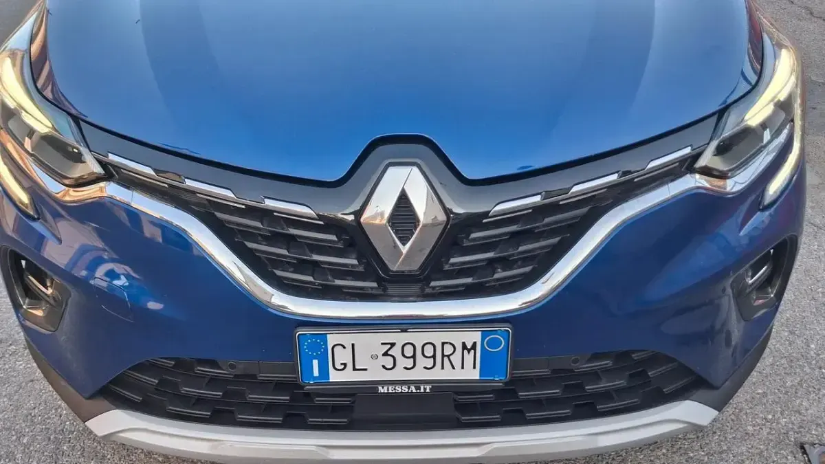 Usata Renault Captur Techno 140 CV (102 kW) 2022 Blu SUV