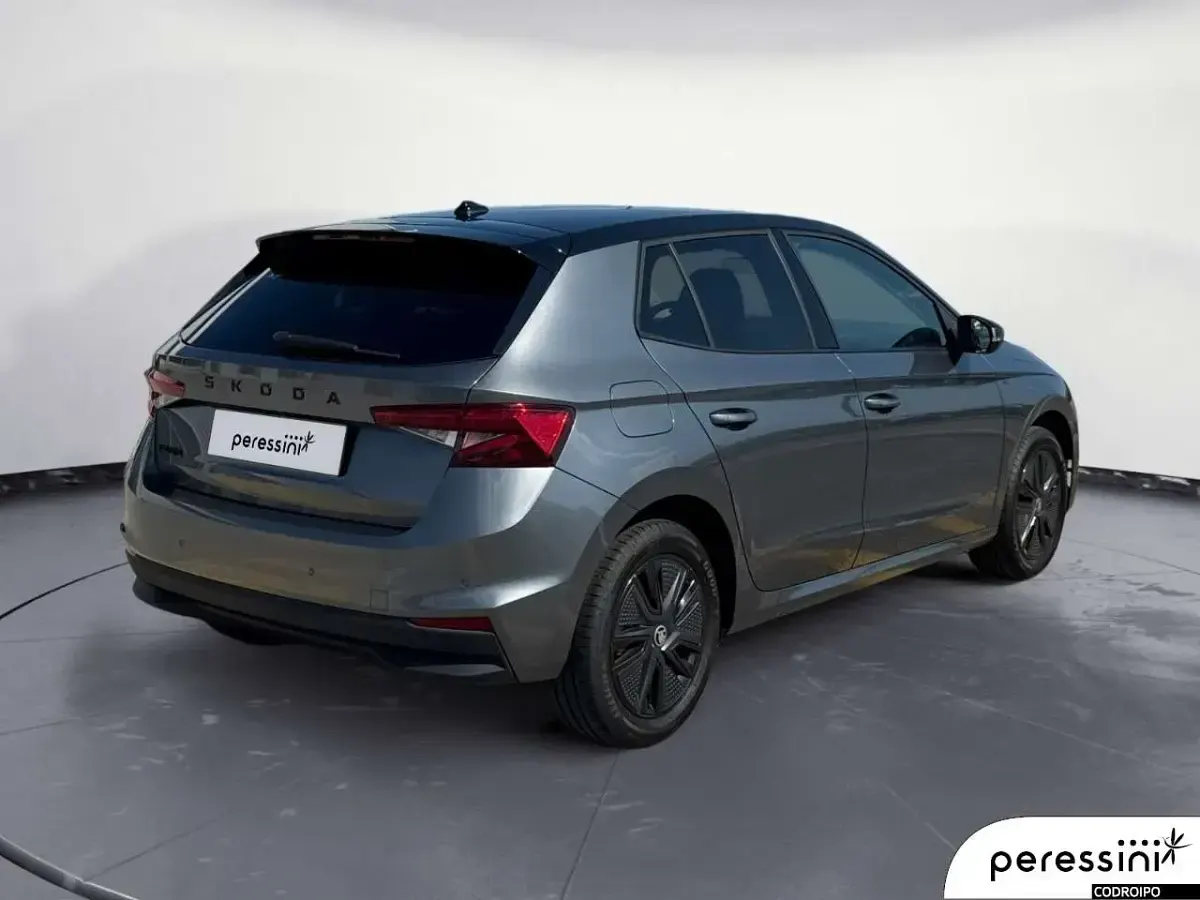 Usata Skoda Fabia Selection 95 CV (69 kW) 2025 Grigio graphite metallizzato n Utilitaria